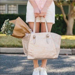 Kelly Wynne Carry Y’all tote